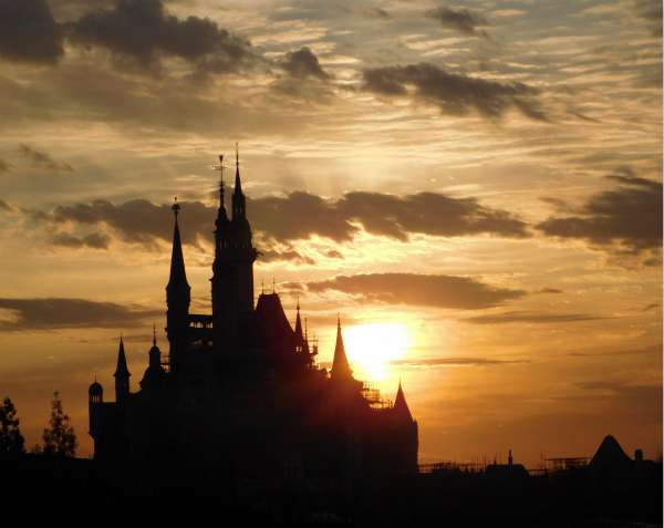 Shanghai Disney Resort Marks 100-Day Countdown Until Its Grand Opening Celebration