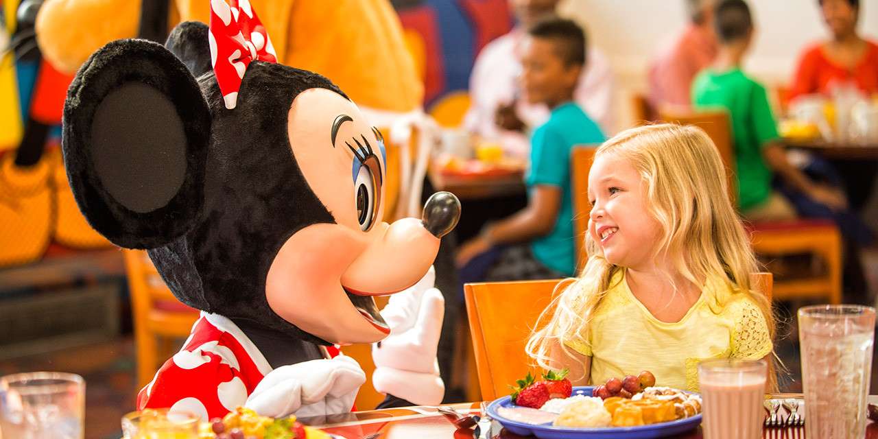 Moms Panel Monday: Disney Dining Plans