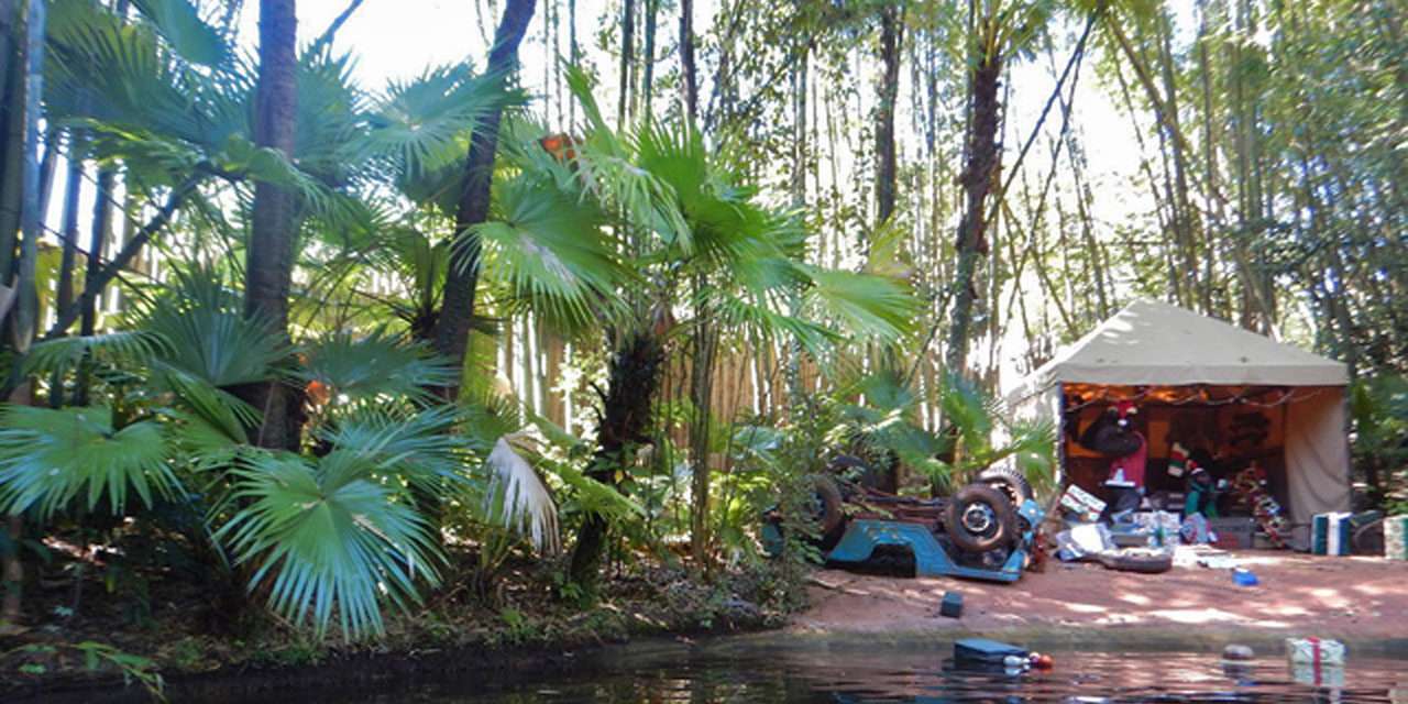 Jungle Cruise turns into the “Jingle” Cruise
