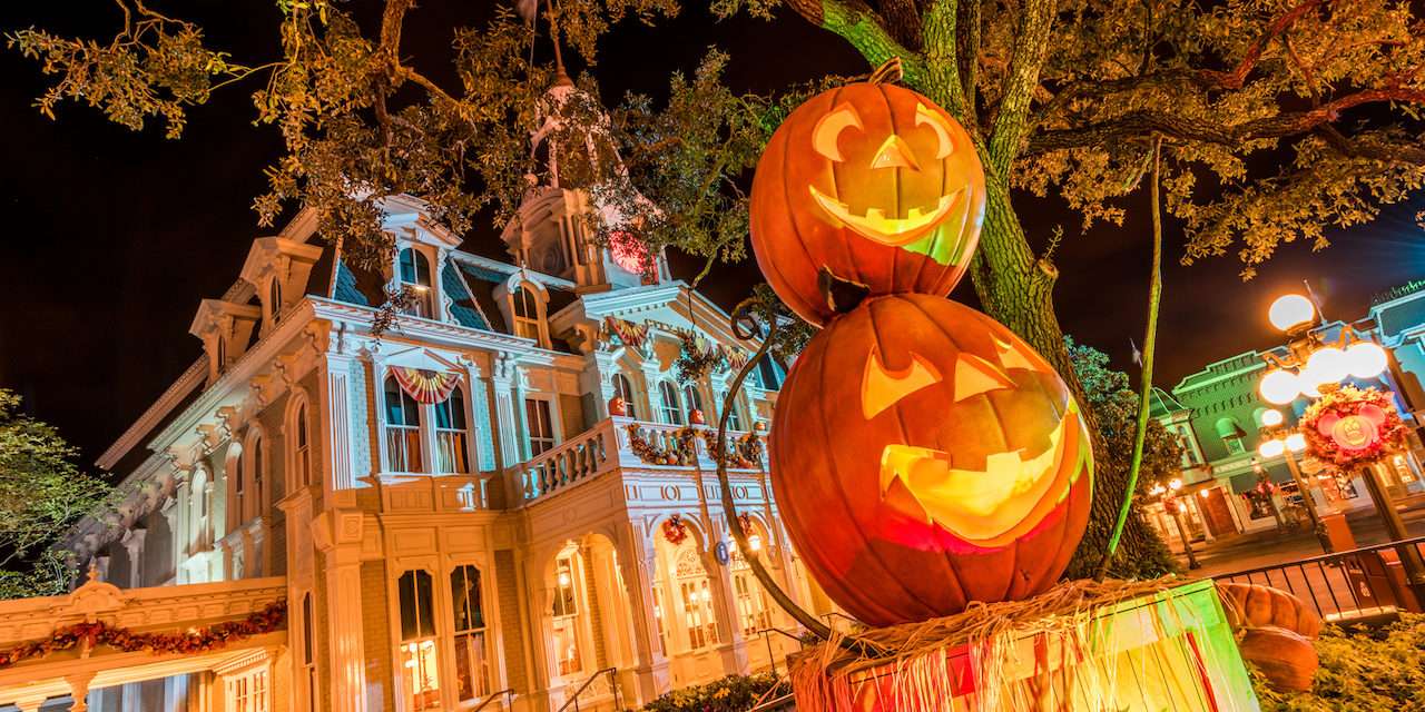 #WonderFALLDisney: 7 Photos of Mickey’s Not-So-Scary Halloween Party