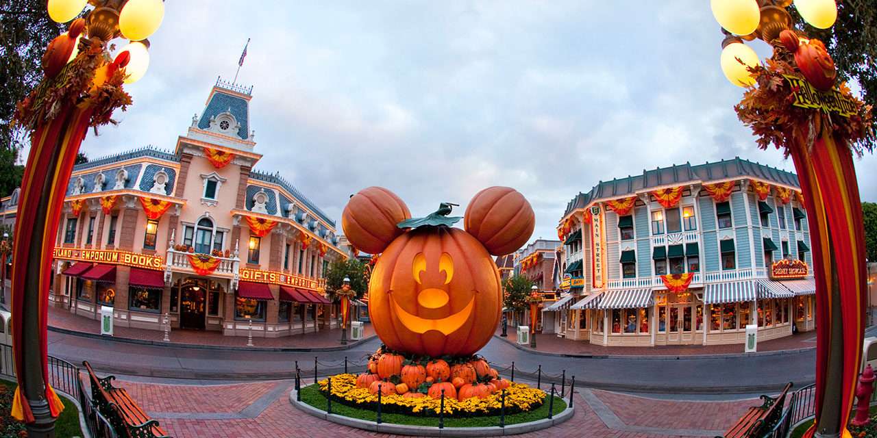 Three Ways the Disneyland App Makes Mickey’s Halloween Party Even More Fiendishly Fun