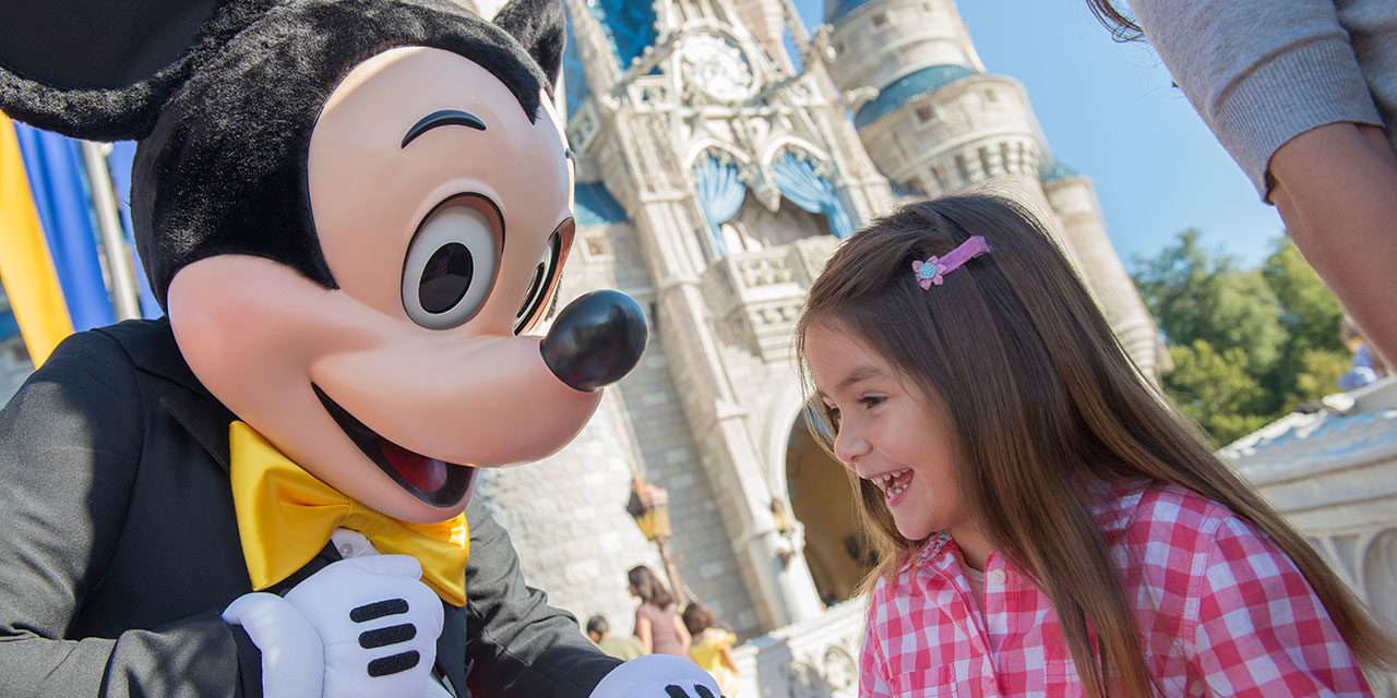#DisneyFamilia: Meeting Mickey and Friends por primera vez!