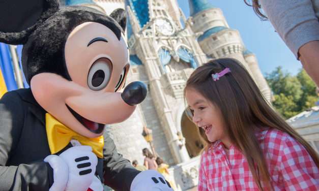 #DisneyFamilia: Meeting Mickey and Friends por primera vez!