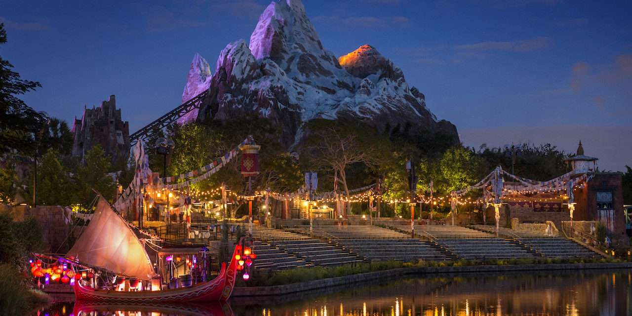 Storytelling at Rivers of Light’s Discovery River Amphitheater