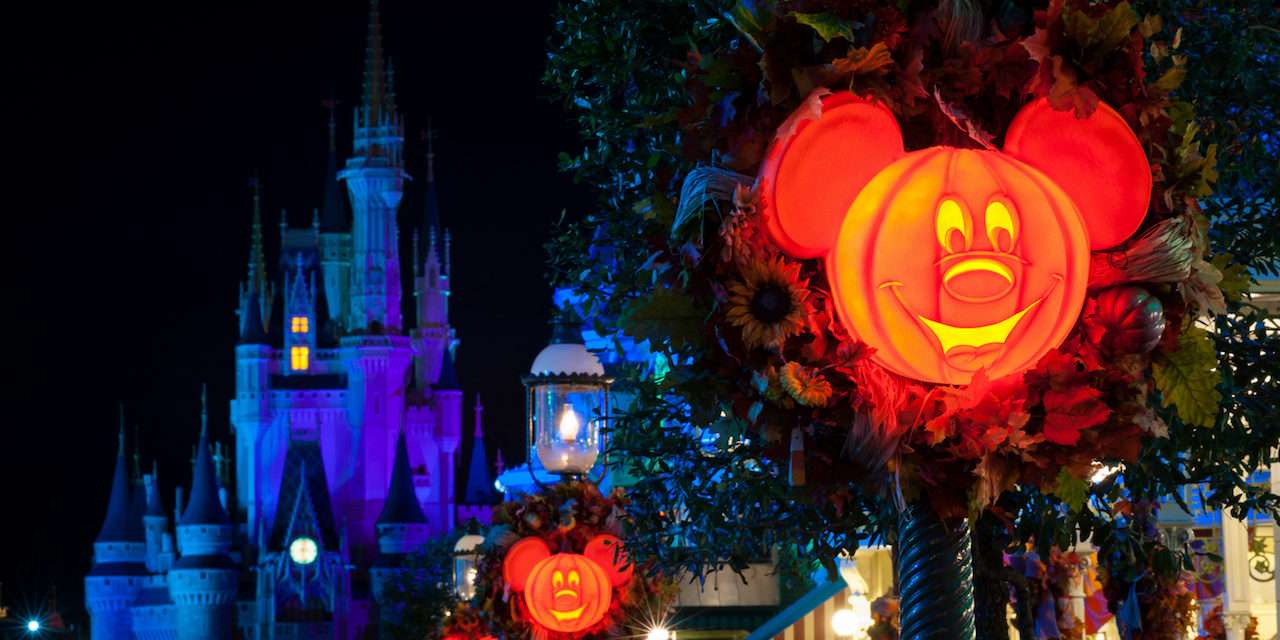 Dining Reservations Now Available during Holiday Parties at Magic Kingdom