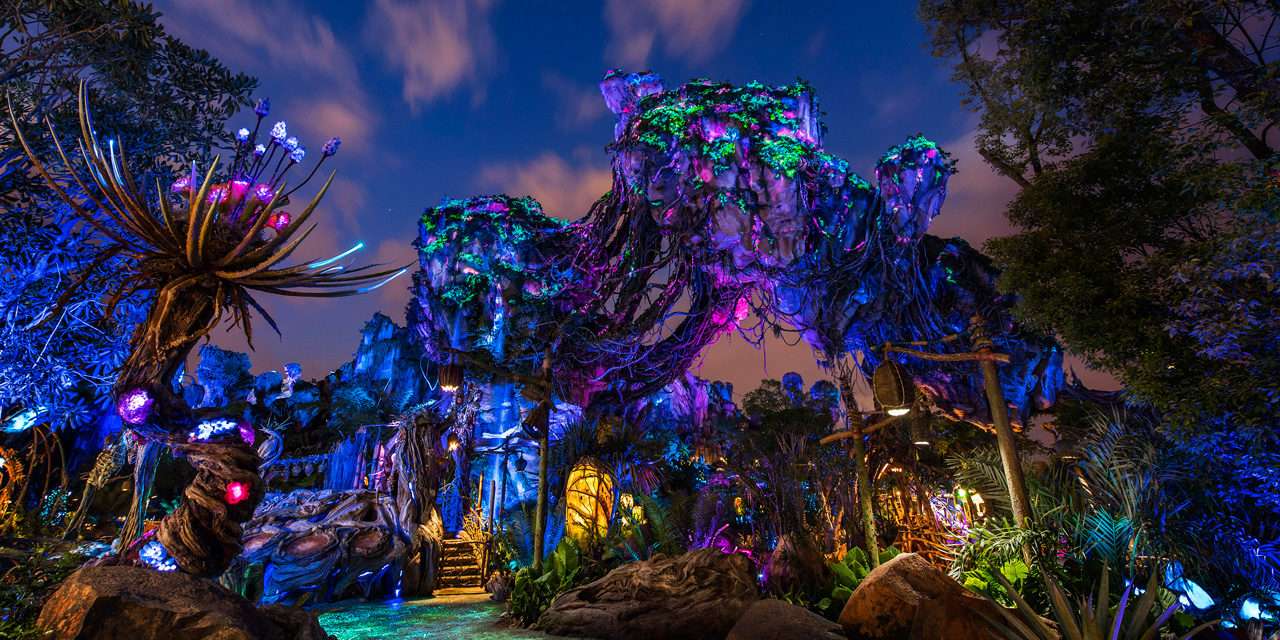 Pandora – The World of Avatar Comes To Life At Night