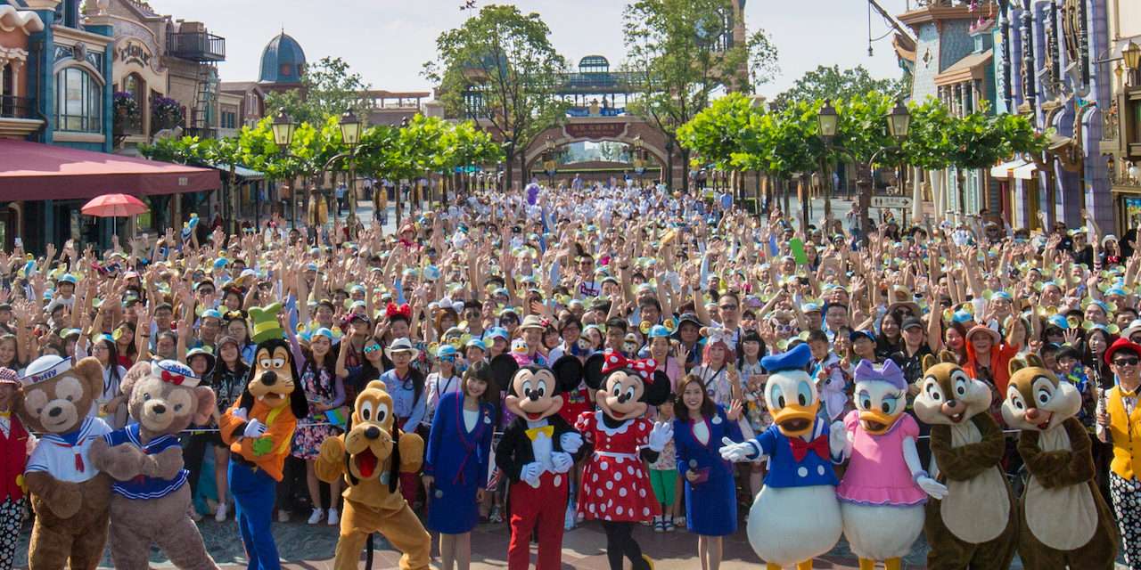 Shanghai Disney Resort Receives 2017 China Best Employer Award