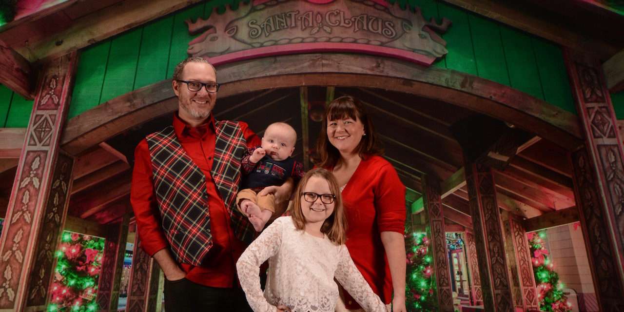 ‘Tis the Season for Family Photos at Disney PhotoPass Studio, Located at Disney Springs