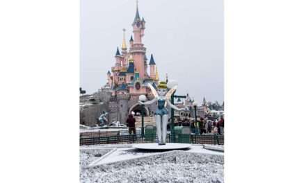 Watch Disneyland Paris Turn Into A Winter Wonderland