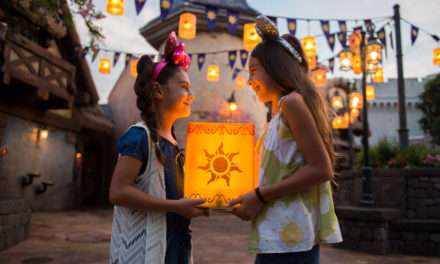 Capture the Magic of a Walt Disney World Resort Vacation with PhotoPass Props
