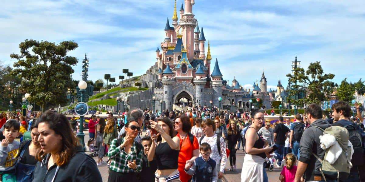 Disneyland Paris Adjusts Operating Hours for Paris 2024 Olympics