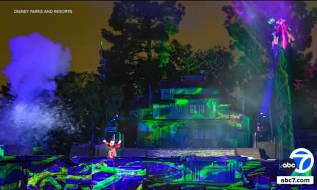 Fantasmic! Returns to Disneyland – New Magic Awaits!