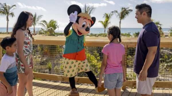 Ahoy, Disney enthusiasts! Prepare to be swept away by the vibrant Bahamian culture and beloved Disney entertainment at Disney’s Lookout Cay at Lighthouse Point!