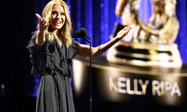 Kelly Ripa Honored as a Disney Legend at D23 Event