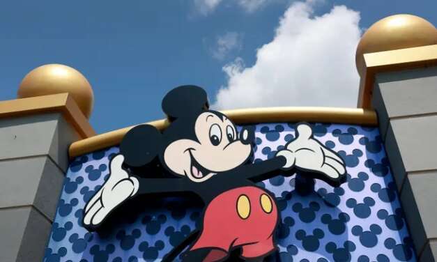 Disney Theme Parks Facing Revenue Challenges as Streaming Services Thrive